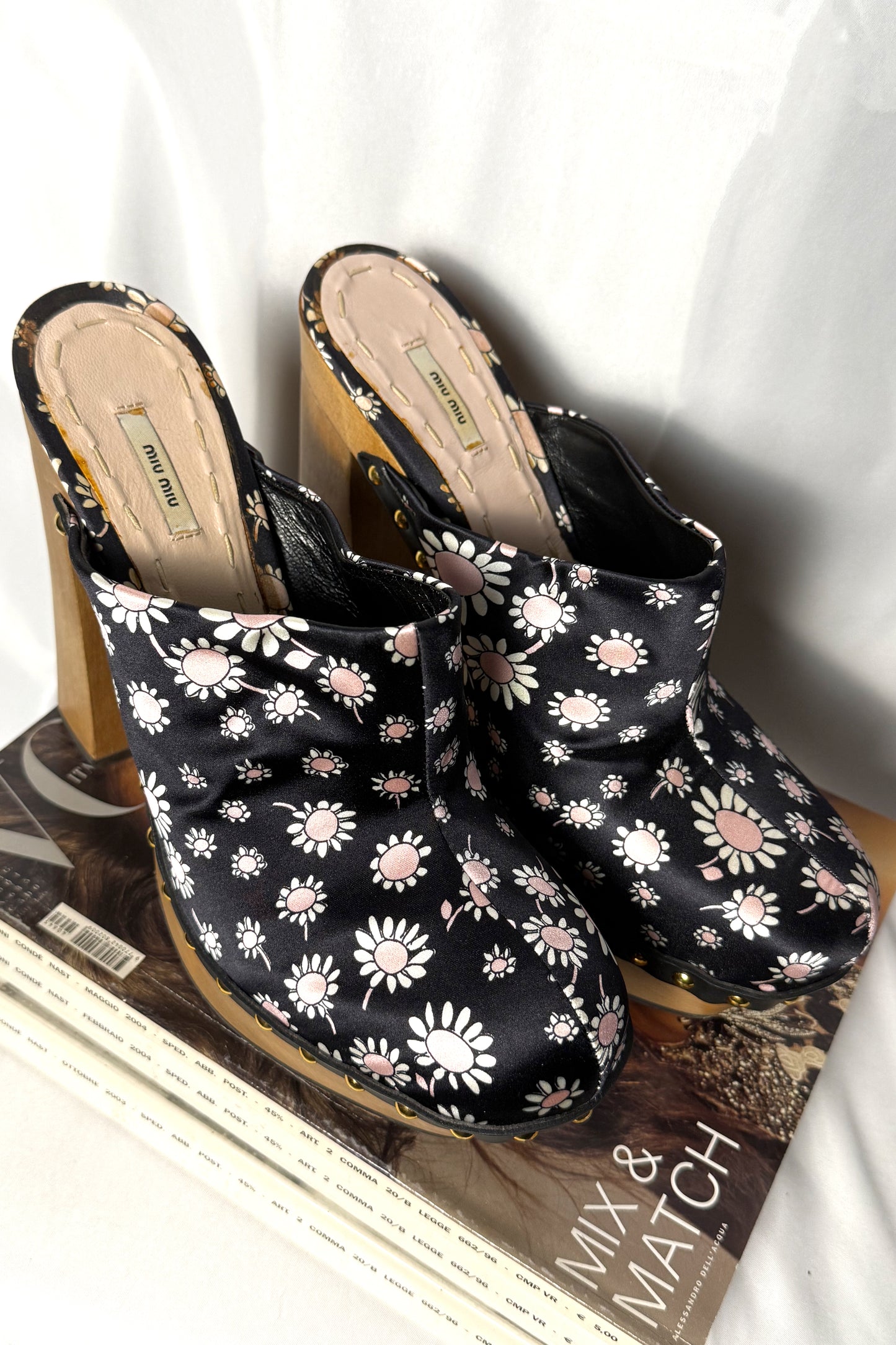 MIU MIU DAISY CLOGS S/S 2010