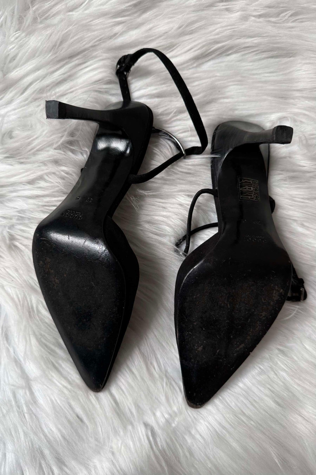 GUCCI TOM FORD ERA SLINGBACK PUMPS WITH METAL PLAQUE - IT39