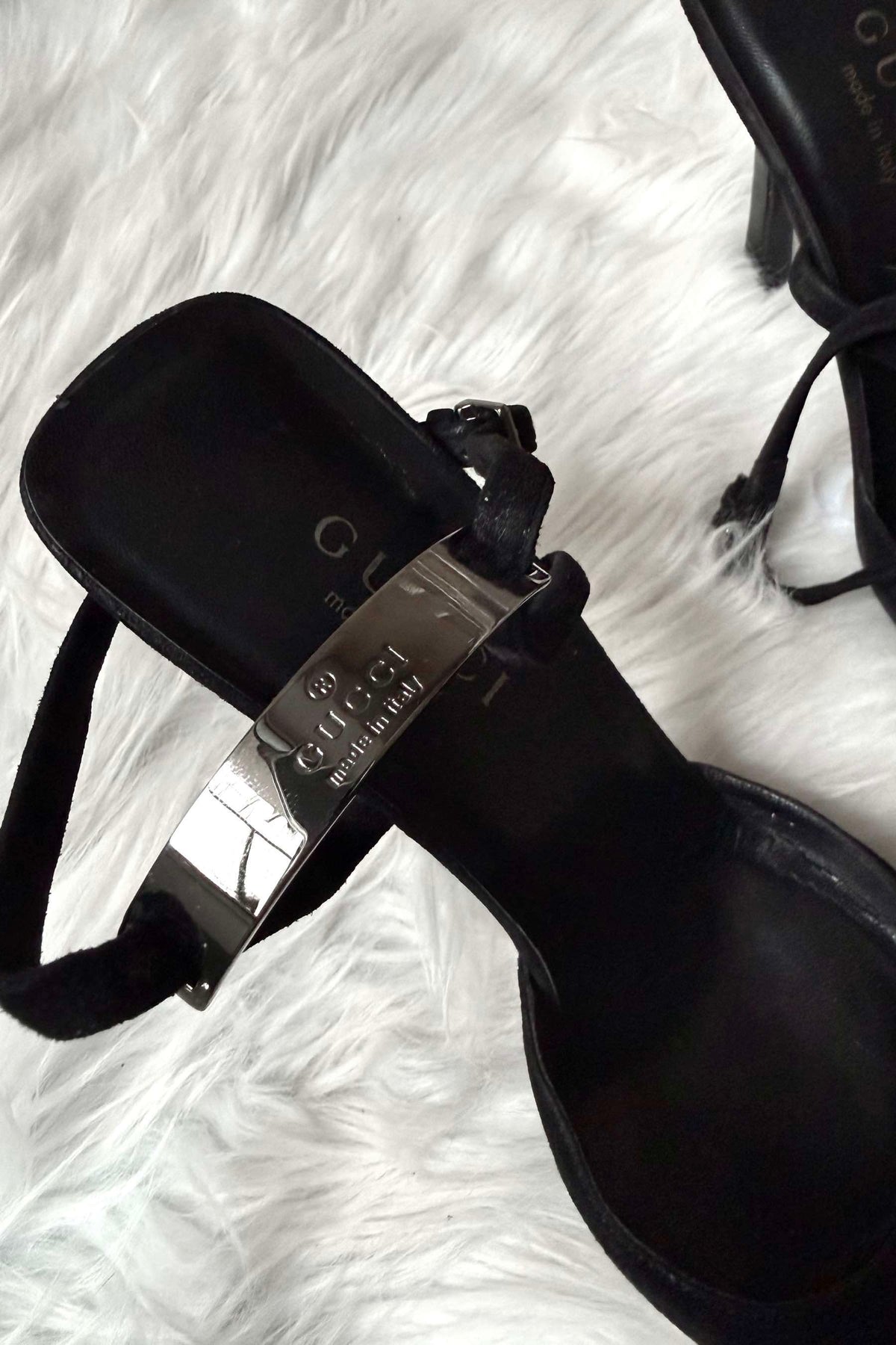 GUCCI TOM FORD ERA SLINGBACK PUMPS WITH METAL PLAQUE - IT39