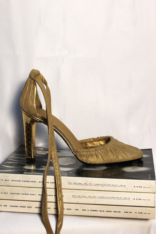GUCCI PUMP CON LACCI TOM FORD
