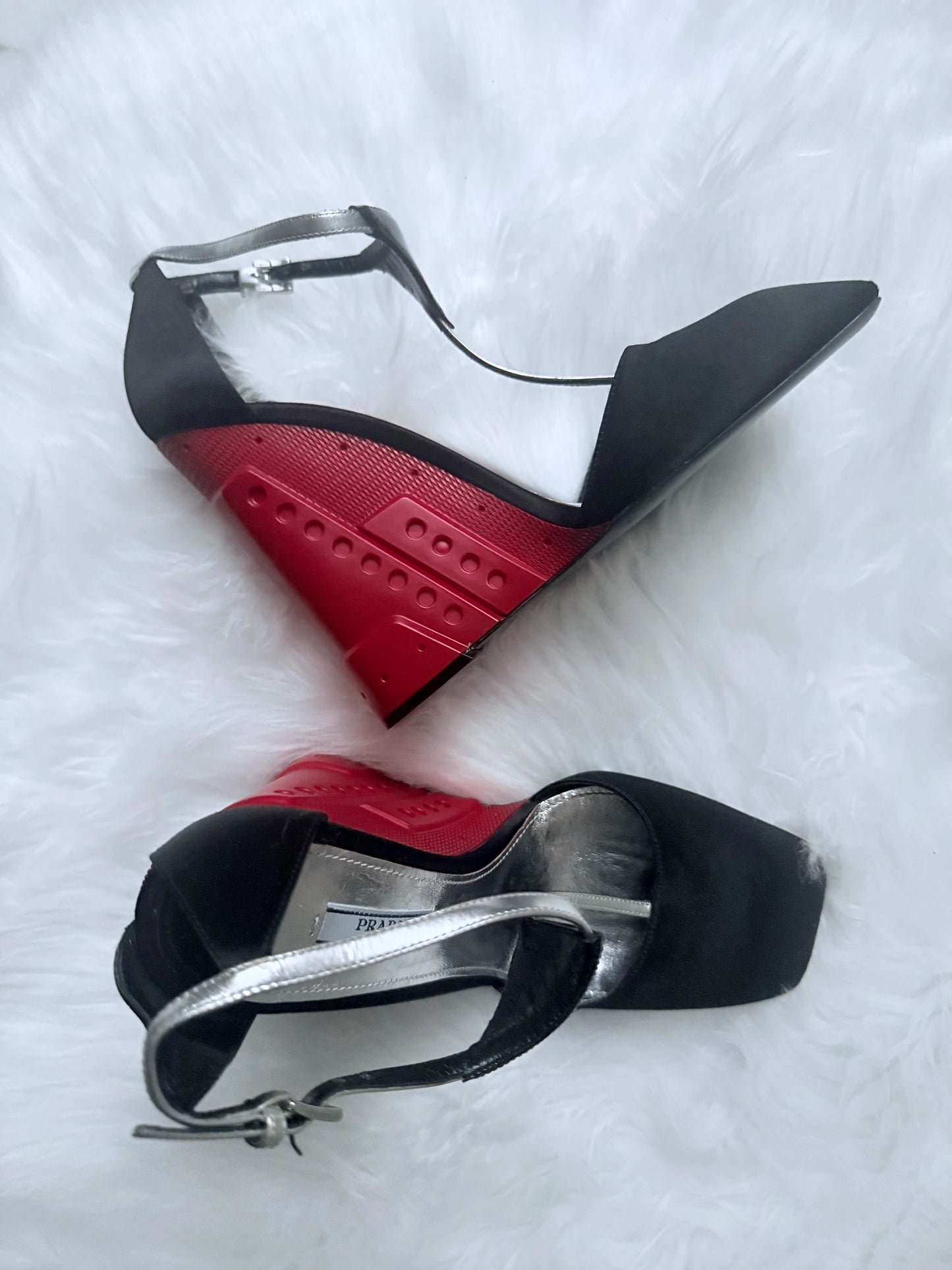 HOLIDAY LOOK | TOTAL PRADA